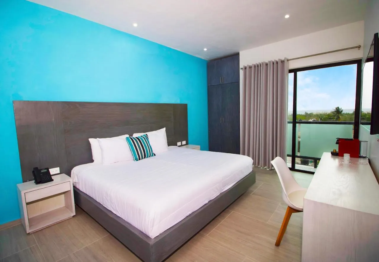 We Express Hotel Playa Del Carmen (Adults Only) 3*,
